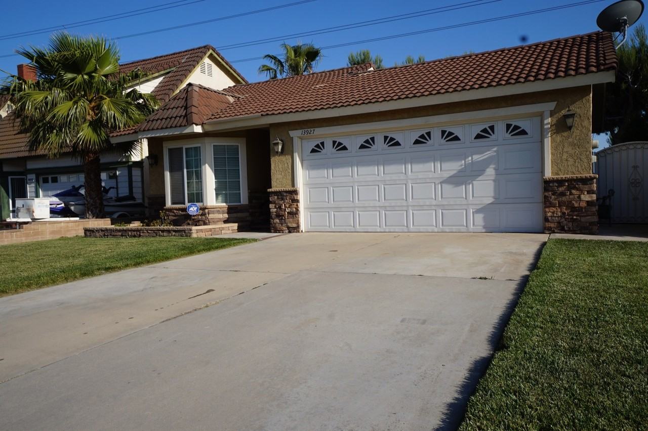 13927 Woodland Dr - Photo 2 of 45