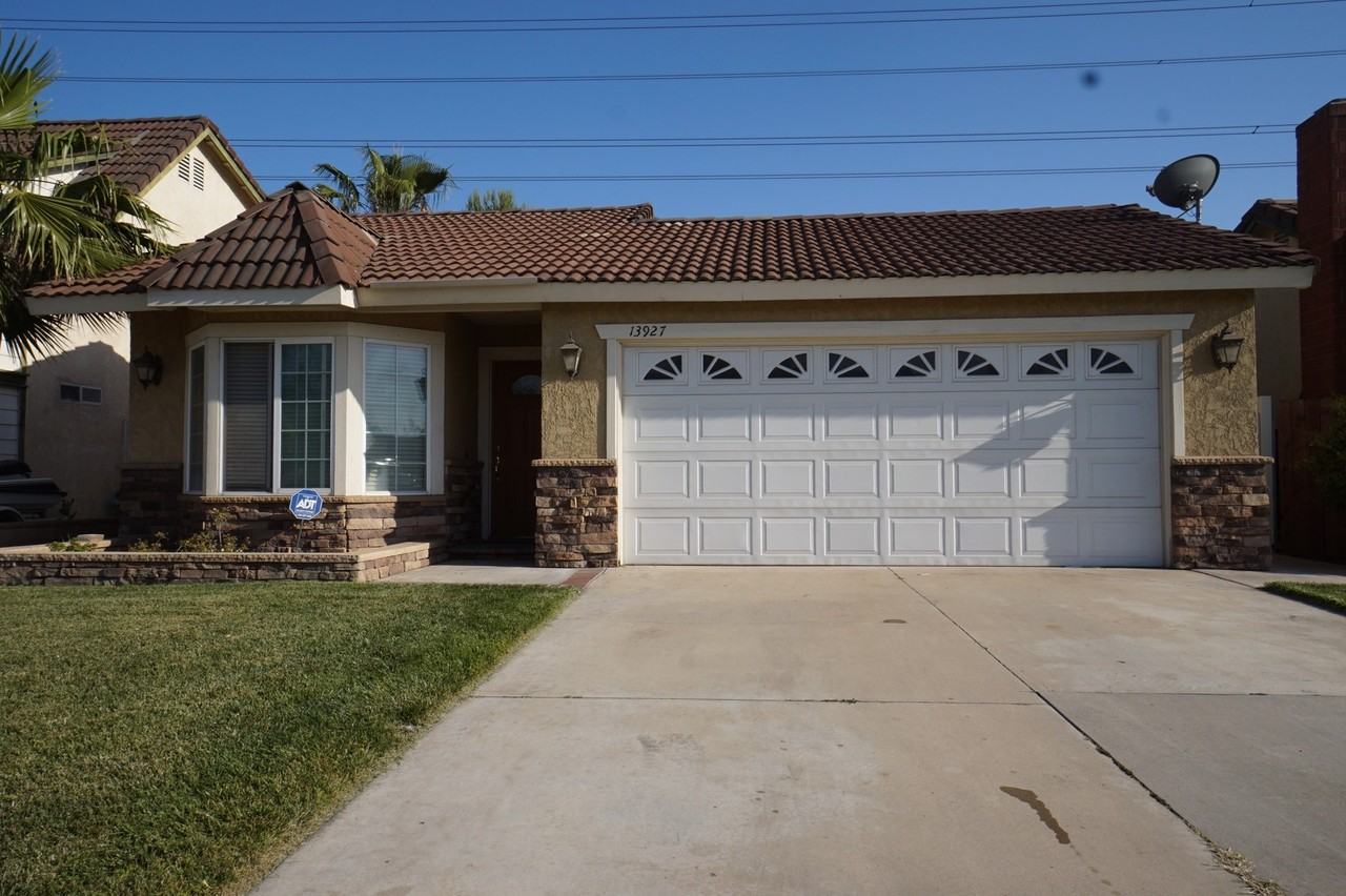 13927 Woodland Dr - Photo 3 of 45