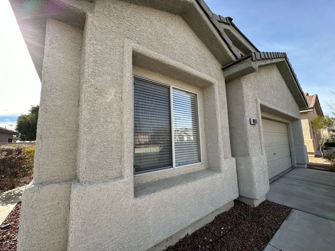 10975 Pumpkin Ridge Ave - Photo 2 of 28