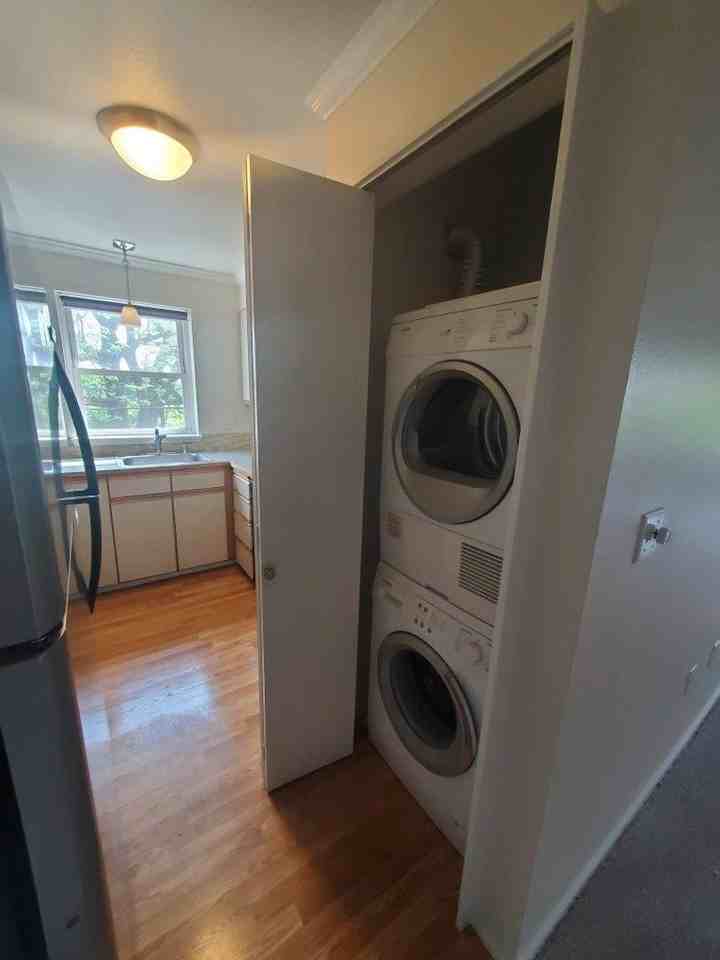 160 Lee St #204 - Photo 4 of 10