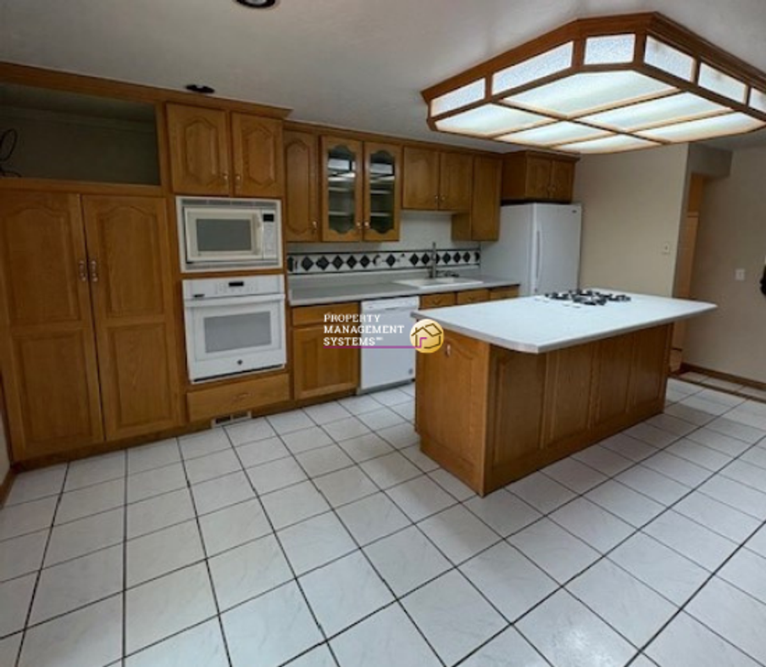 12131 S Mill Ridge Rd - Photo 2 of 23