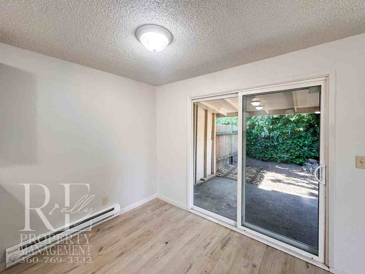 2733 Hefner Ave - Photo 6 of 19