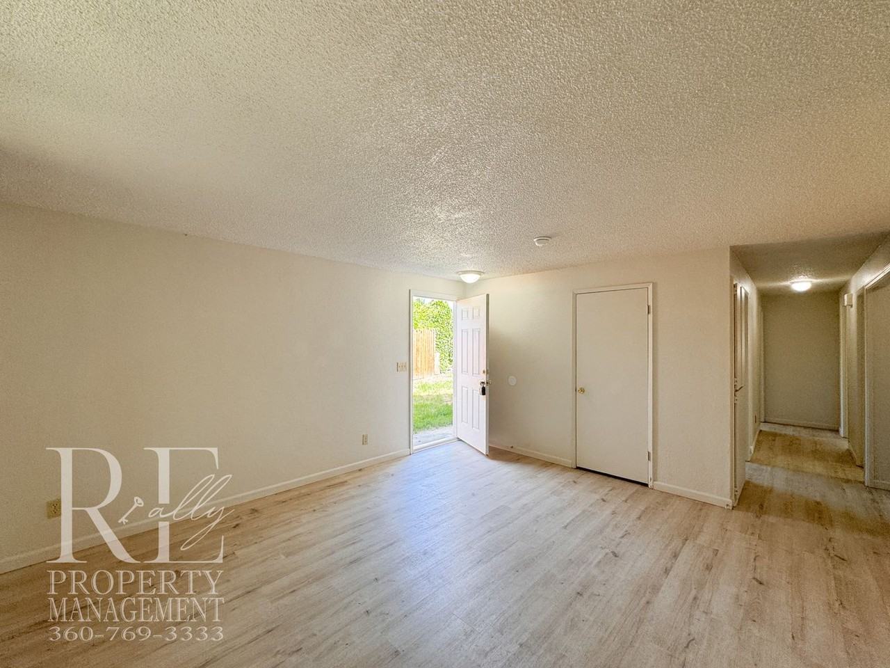 2733 Hefner Ave - Photo 7 of 19