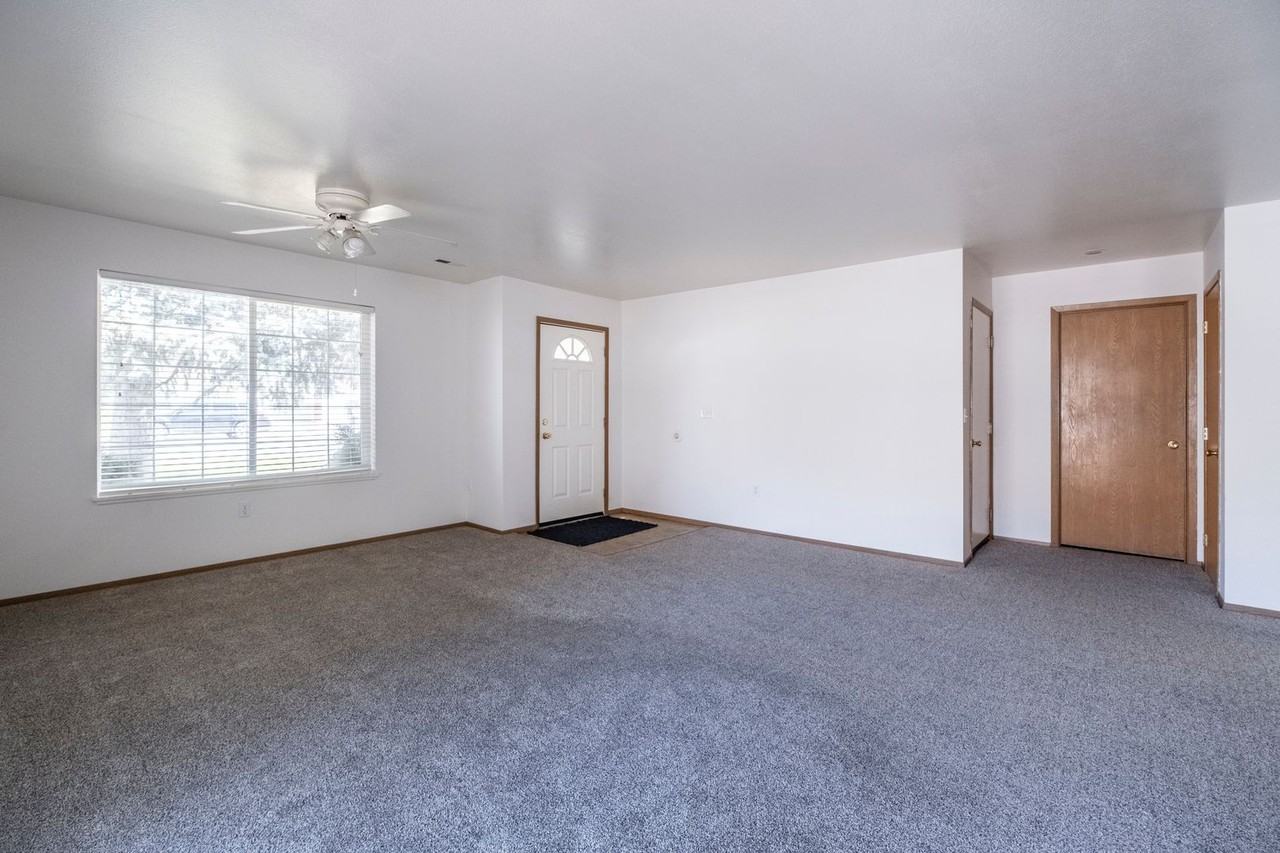 7282 W Lakeland St - Photo 3 of 20