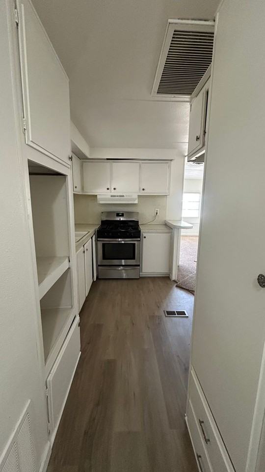 750 Santa Clara Cir - Photo 4 of 10