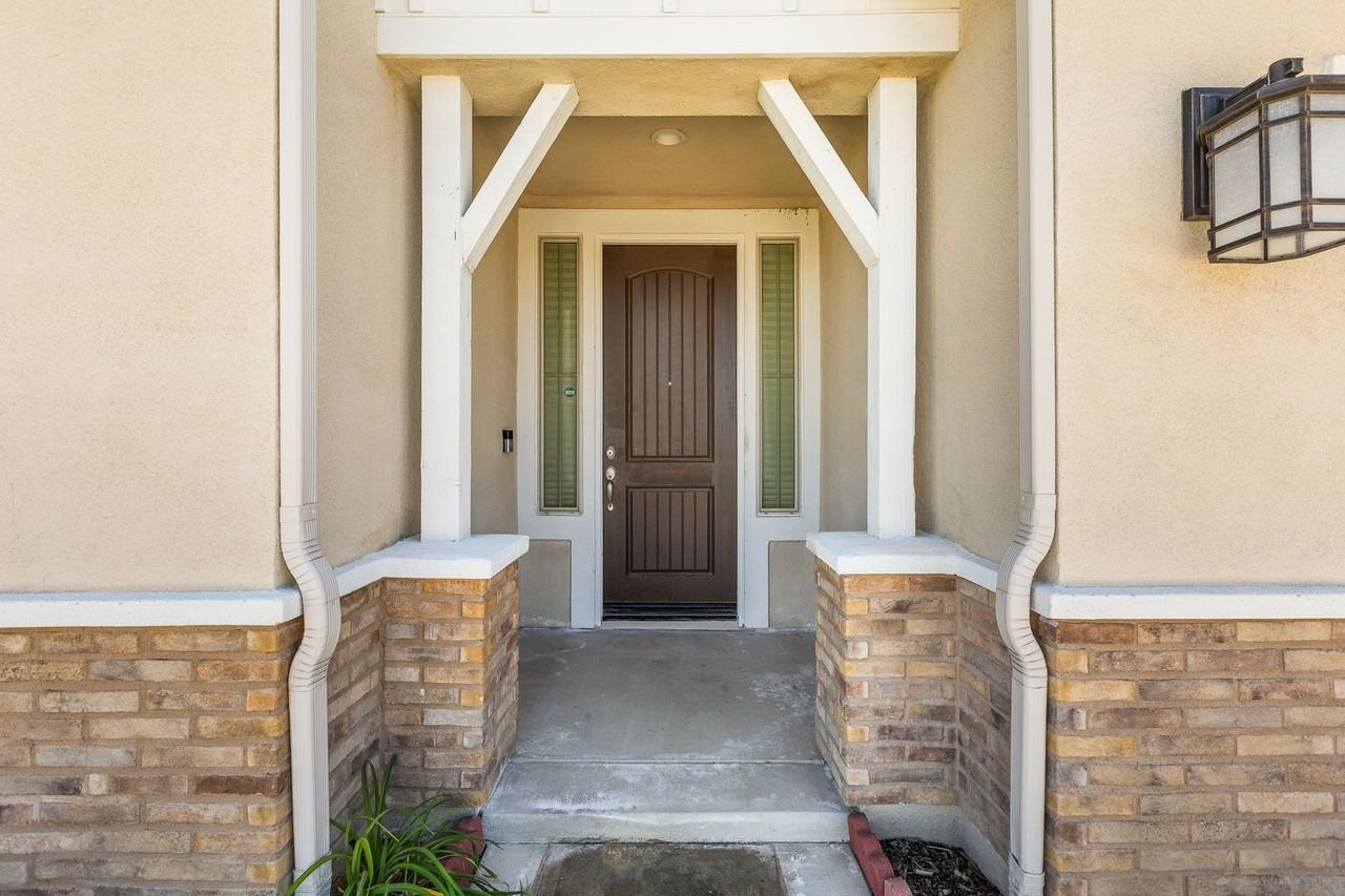 1500 Yucca Ct - Photo 4 of 45