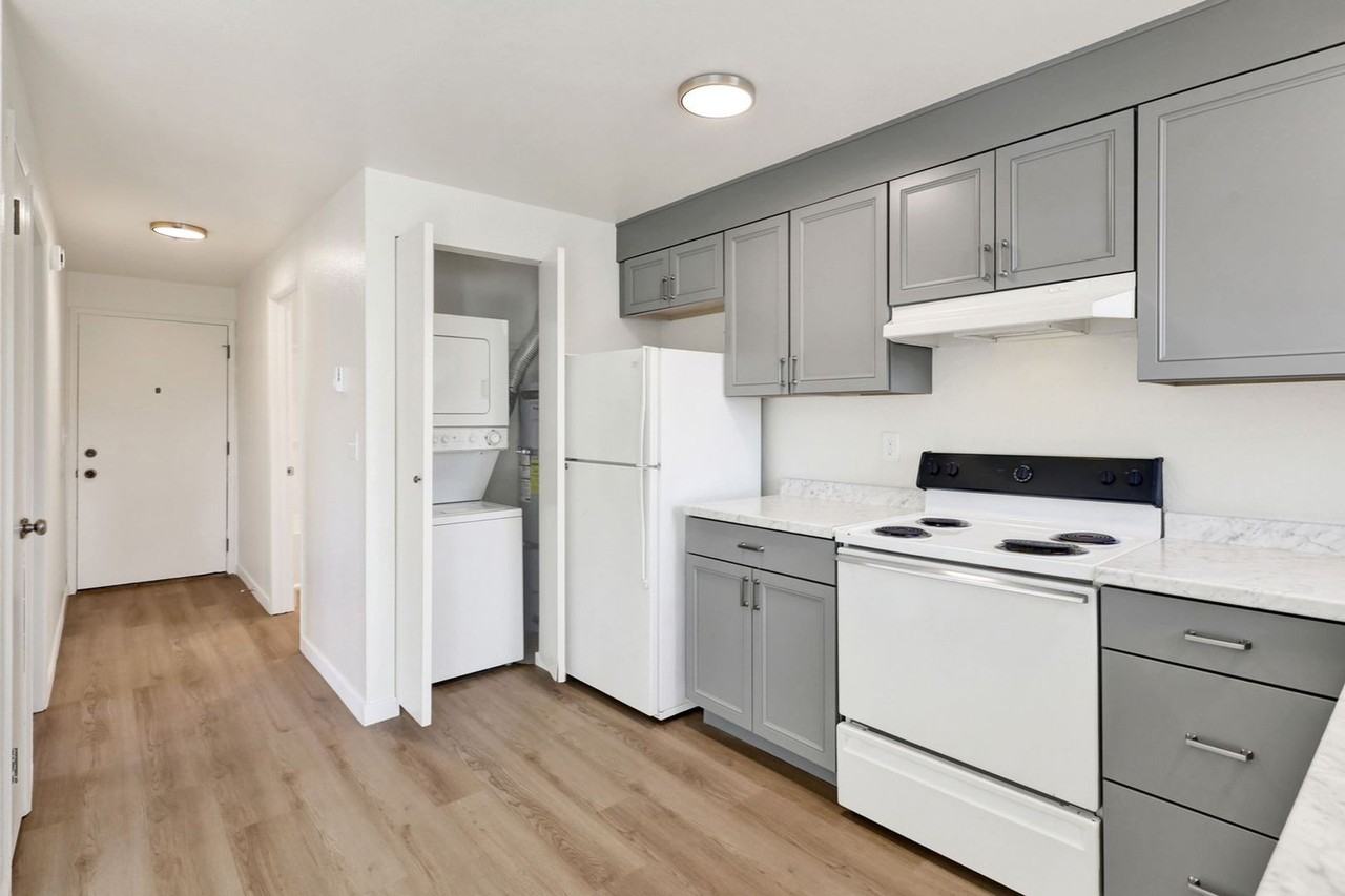 3510 Northwest Ave - Photo 4 of 22