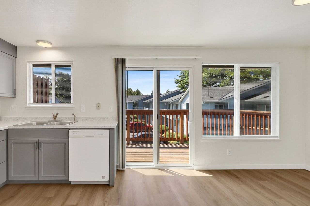 3510 Northwest Ave - Photo 6 of 22
