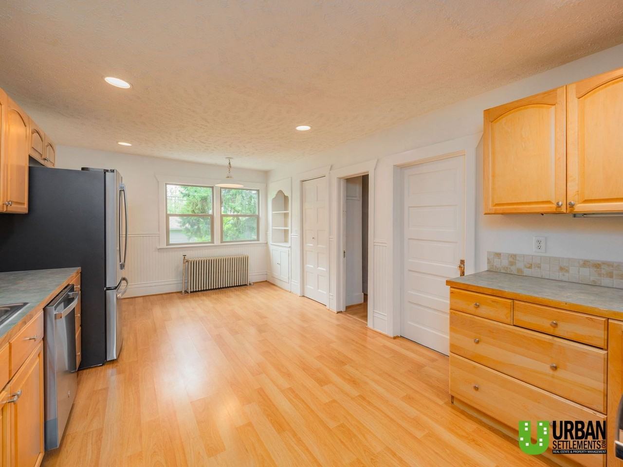 724 E Ermina Ave - Photo 6 of 31