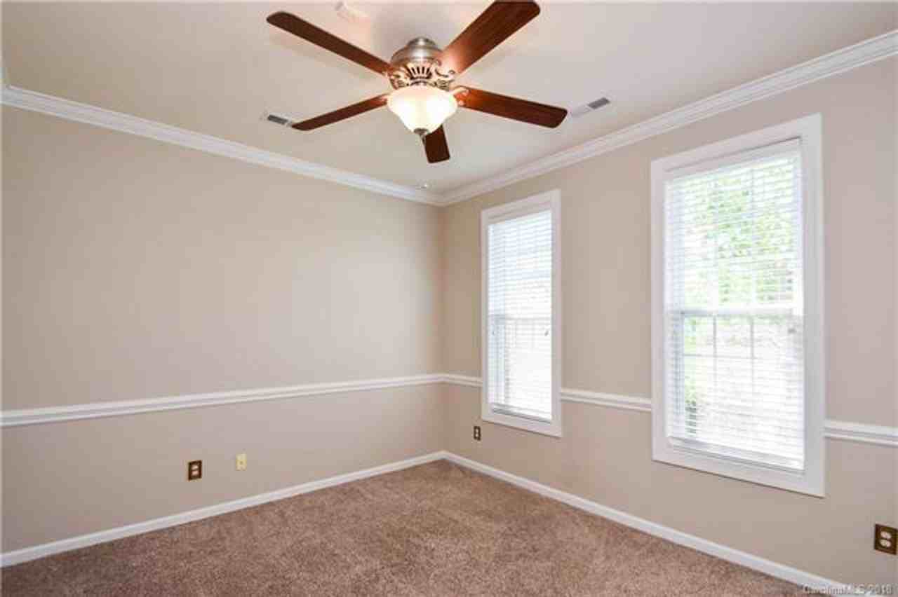 16022 Prescott Hill Ave - Photo 3 of 19