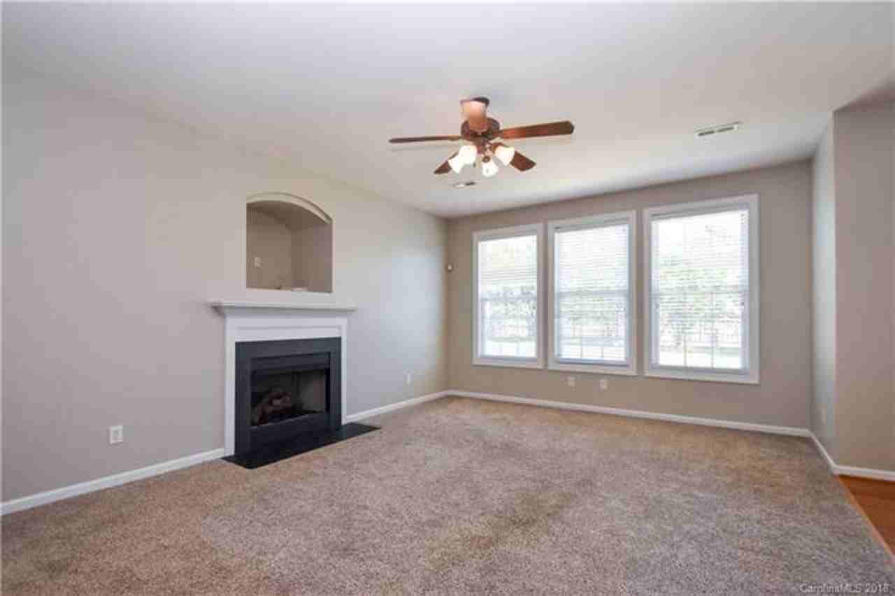 16022 Prescott Hill Ave - Photo 4 of 19