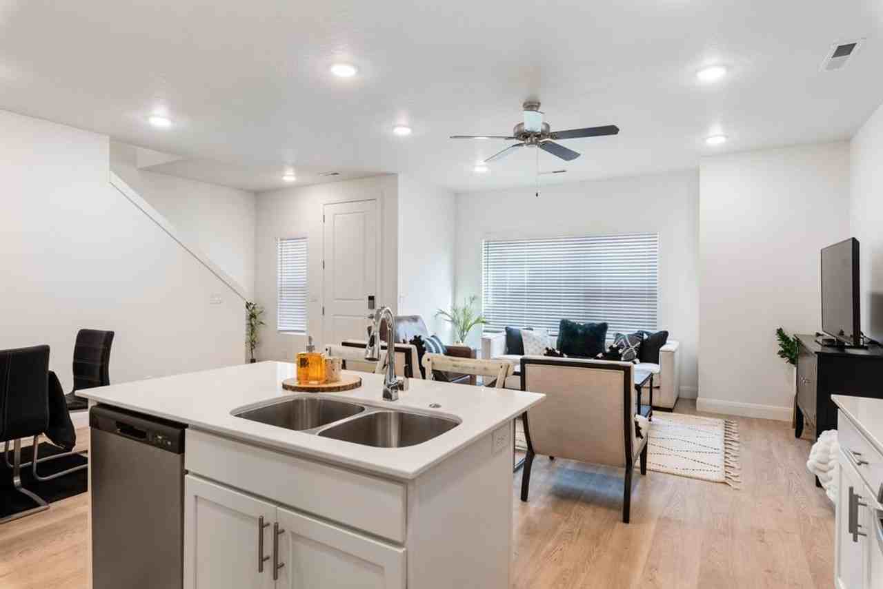 5744 S Russet Sun Dr - Photo 4 of 30