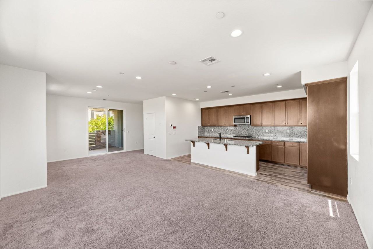 12162 Diamond Dust Dr - Photo 7 of 19