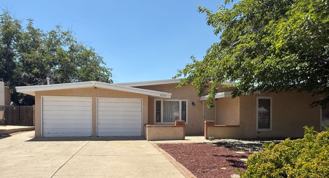 6028 Downey St Ne - Photo 1 of 1