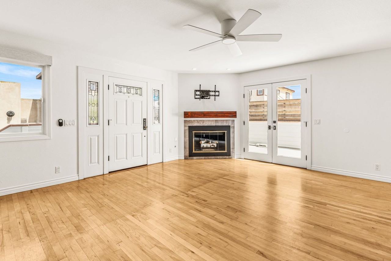 4866 Santa Cruz Ave - Photo 6 of 28