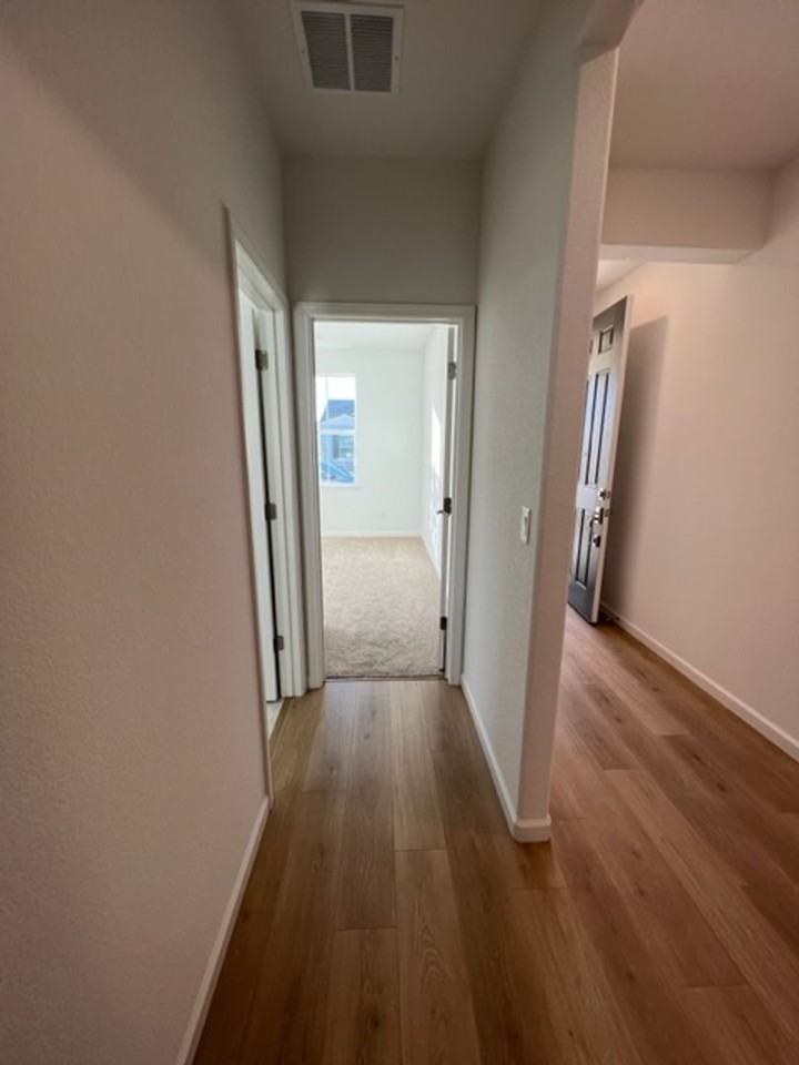 611 Brooklyn Ct - Photo 2 of 24