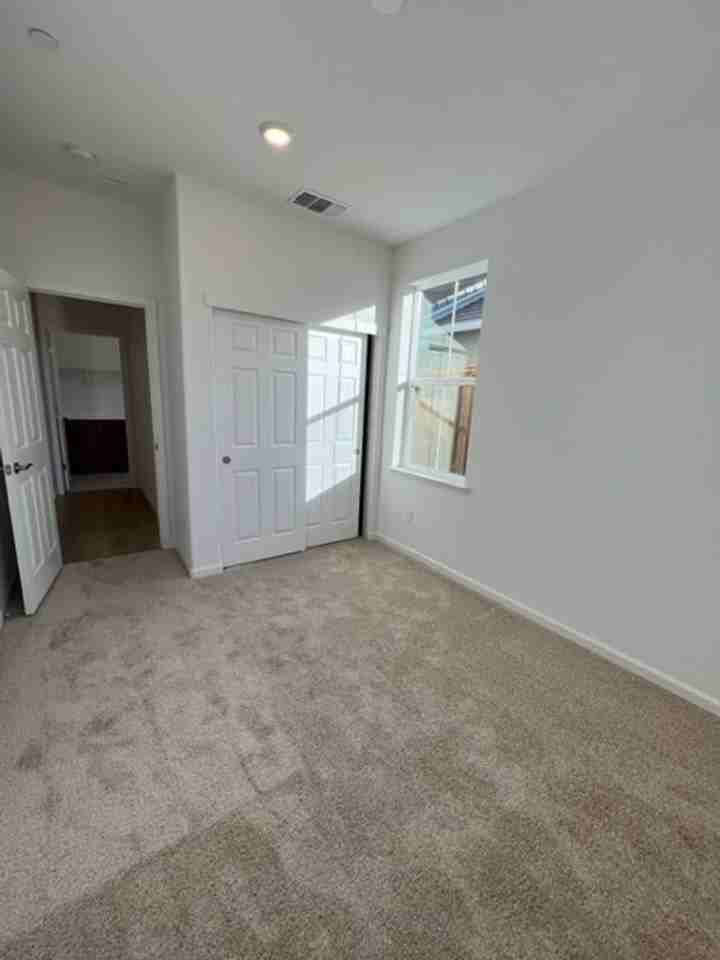 611 Brooklyn Ct - Photo 4 of 24