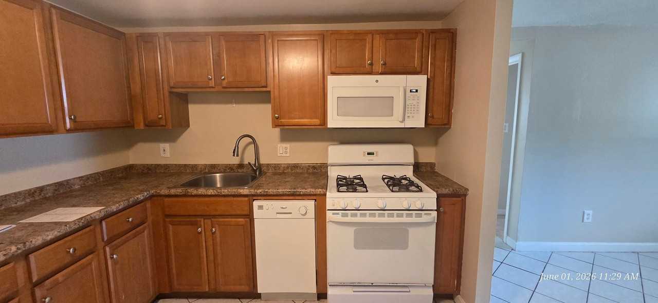 11 Lancelot Ct #7 - Photo 4 of 10