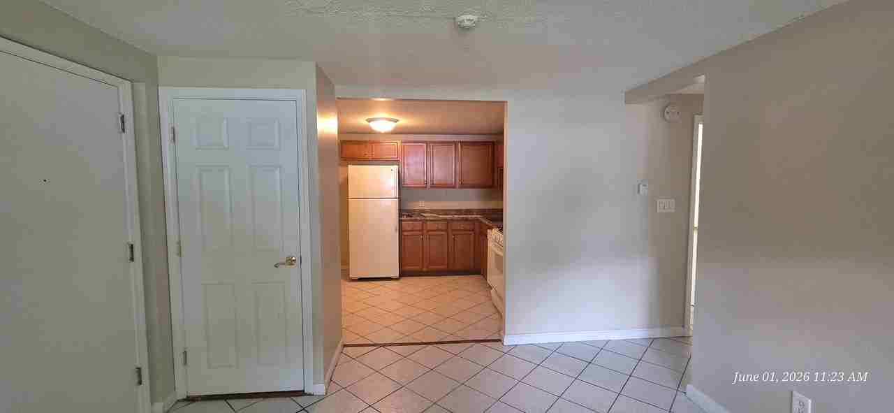 11 Lancelot Ct #7 - Photo 5 of 10
