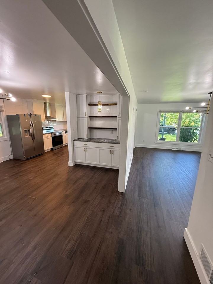 135 Grandview Ave - Photo 7 of 41