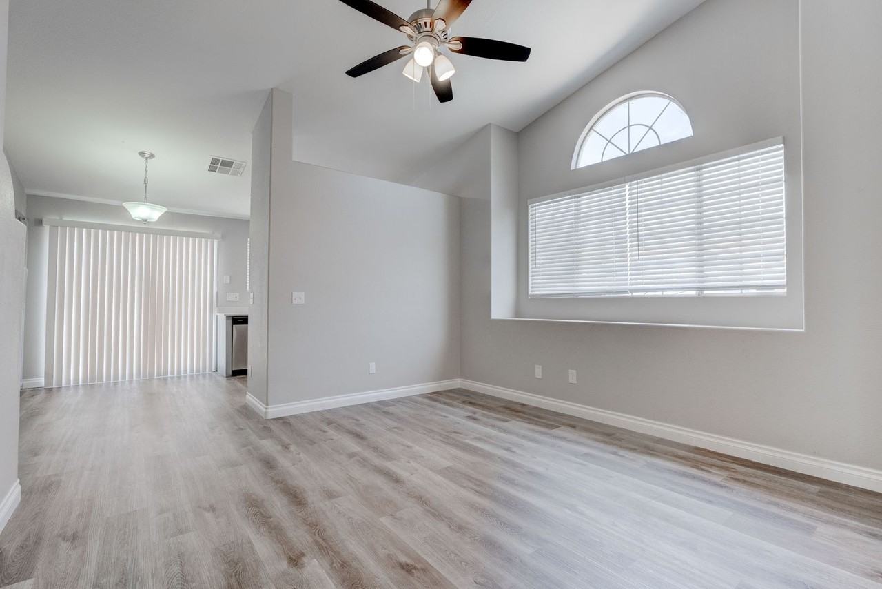 1613 Cathedral Peak Ct - Photo 3 of 37