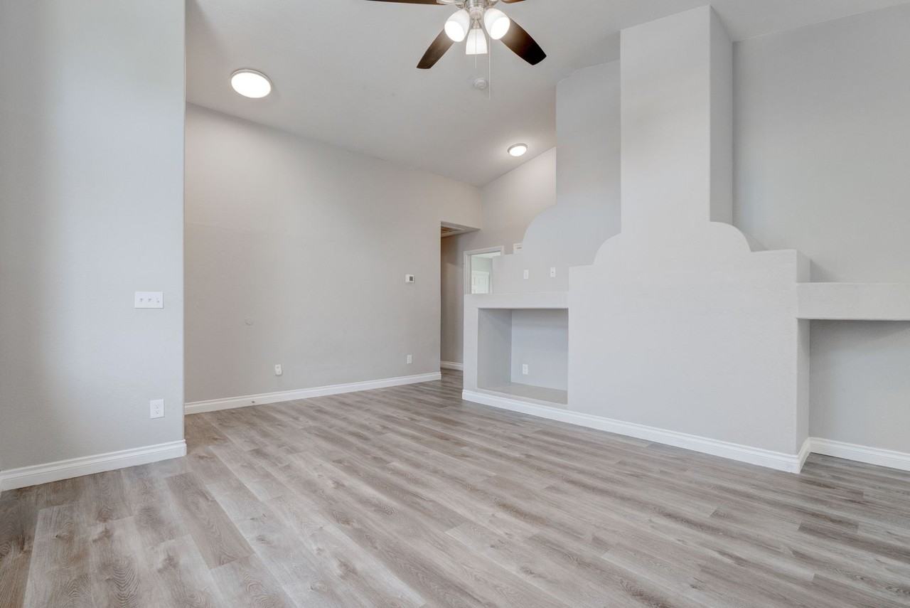 1613 Cathedral Peak Ct - Photo 5 of 37