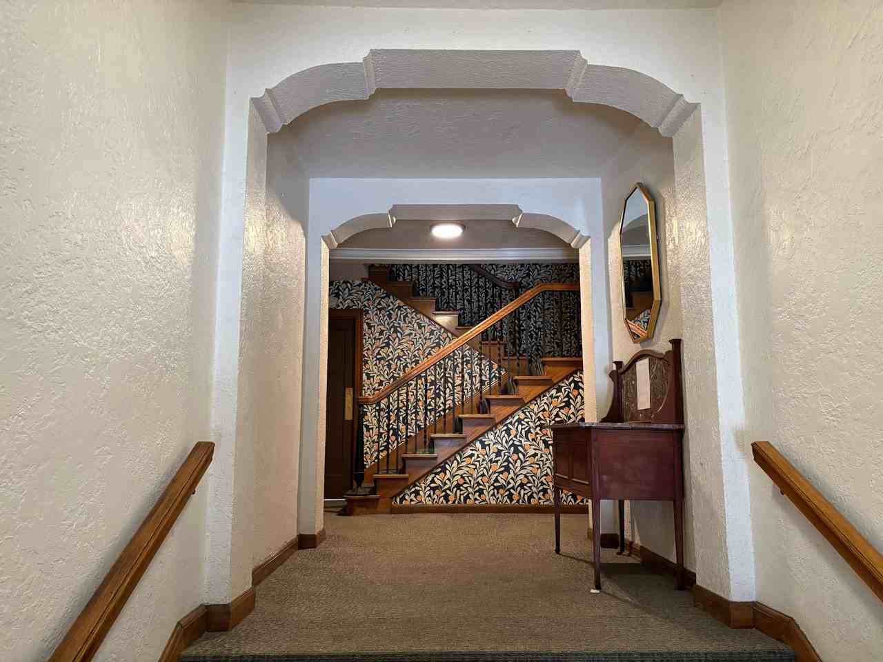 The Mulholland Apartments - Photo 4 of 24