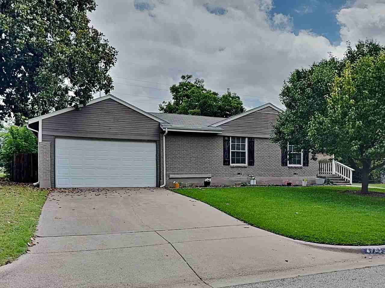 4705 Selkirk Dr - Photo 2 of 18