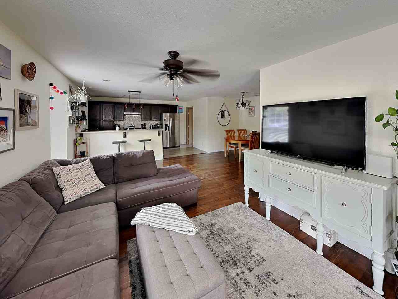 4705 Selkirk Dr - Photo 3 of 18