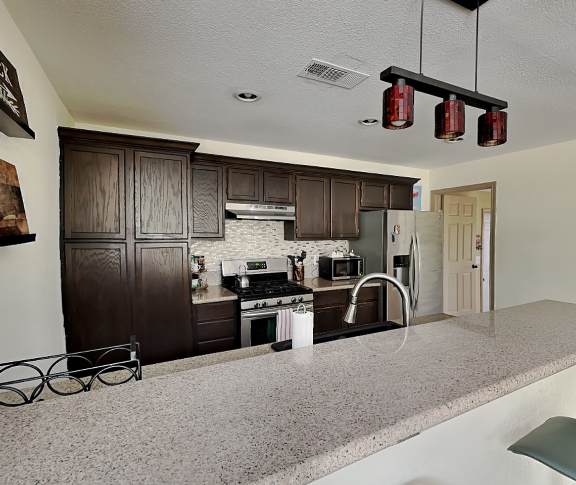 4705 Selkirk Dr - Photo 6 of 18