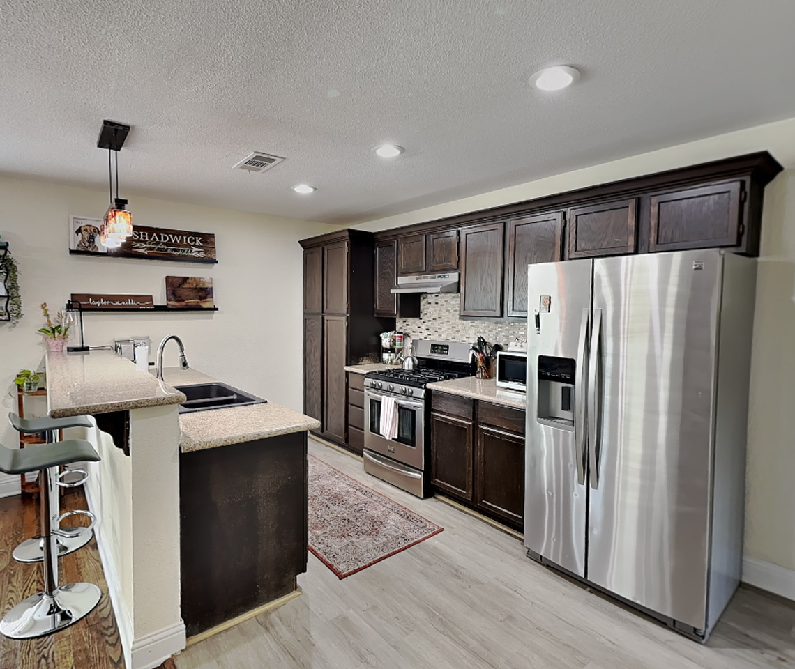 4705 Selkirk Dr - Photo 7 of 18
