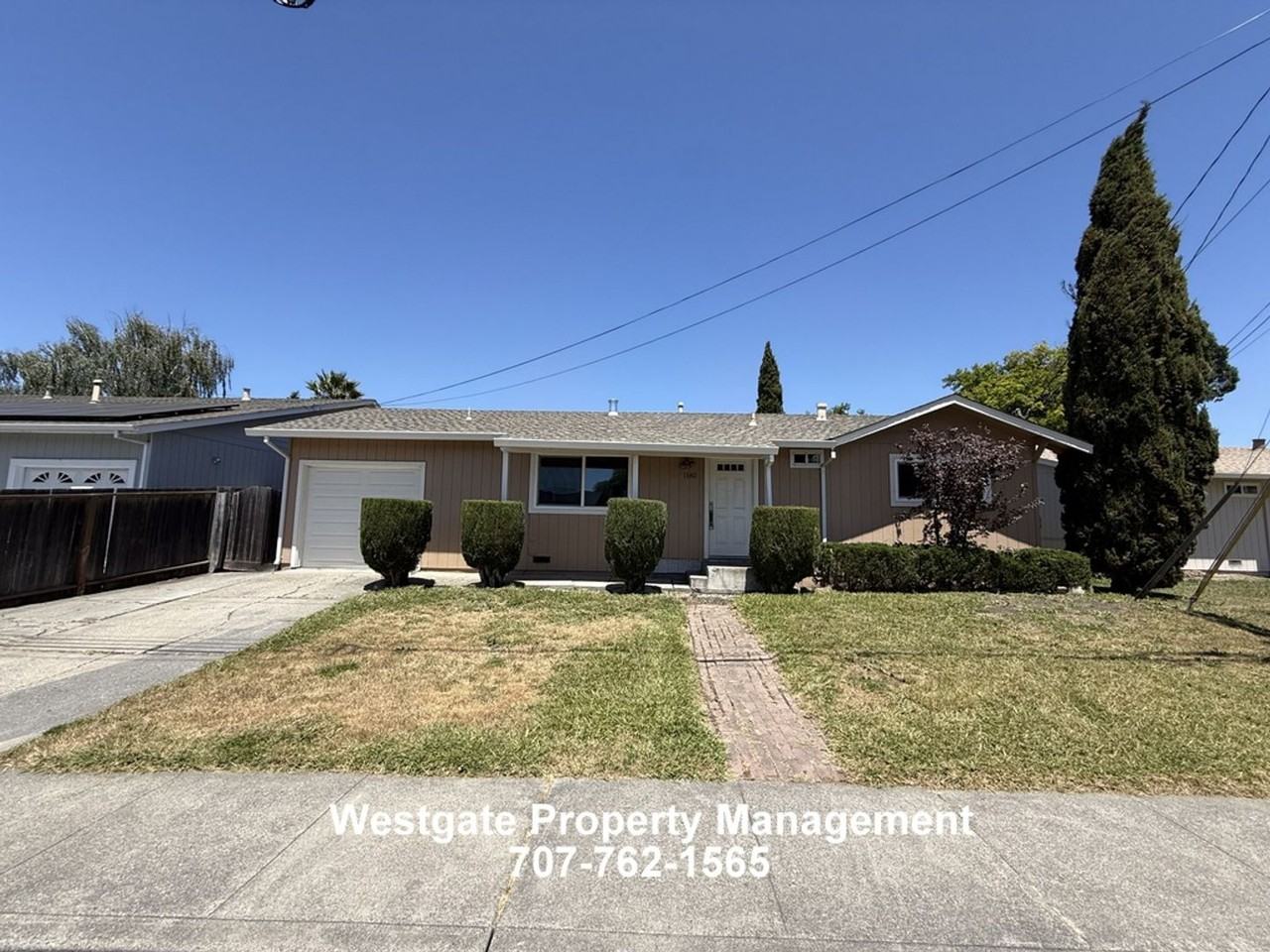 1340 Ramona Ln - Photo 2 of 20