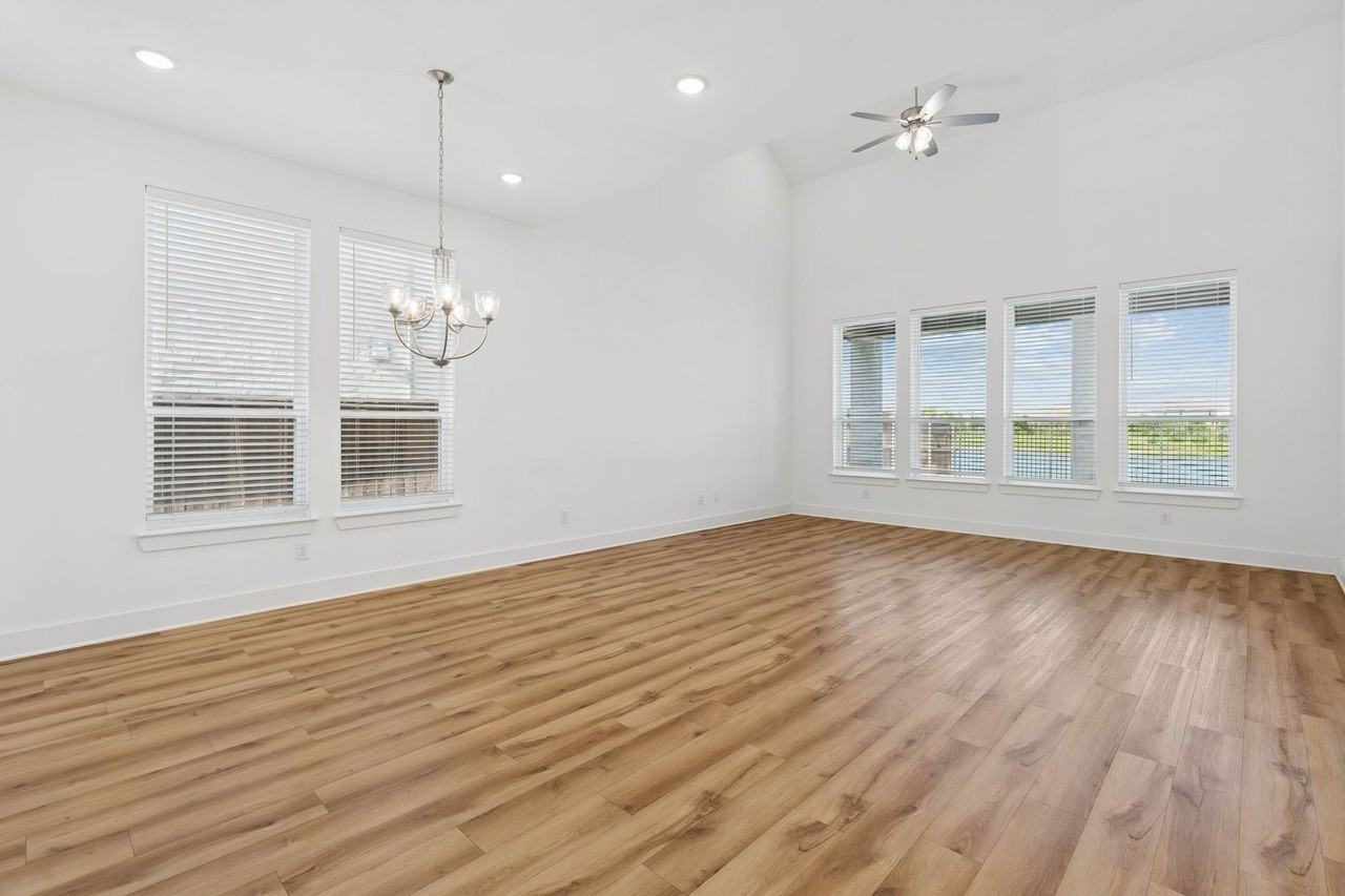 1905 Rhea Ct - Photo 4 of 38