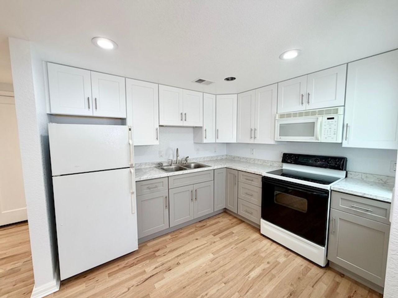 7360 Orchard Ct - Photo 4 of 26