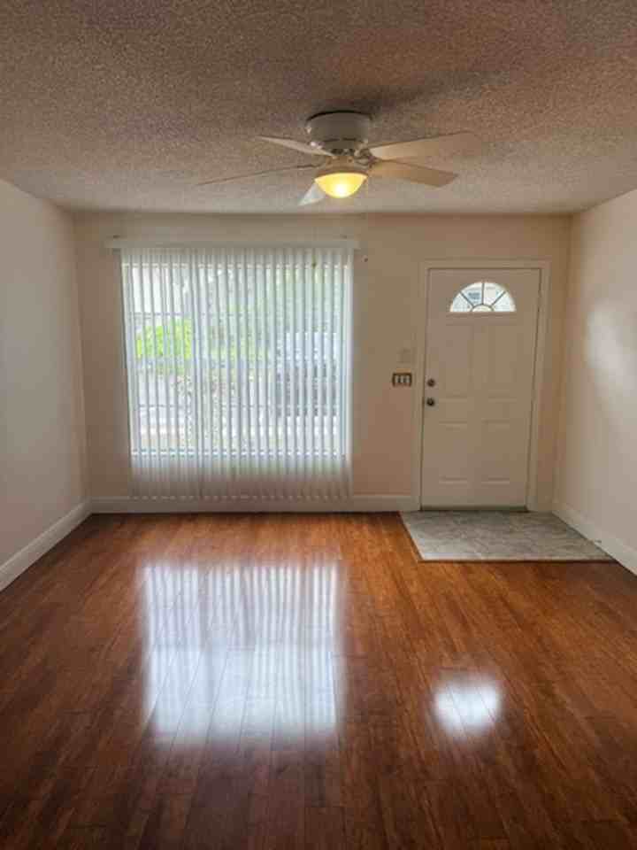 2237 Fletchers Point Cir - Photo 3 of 17