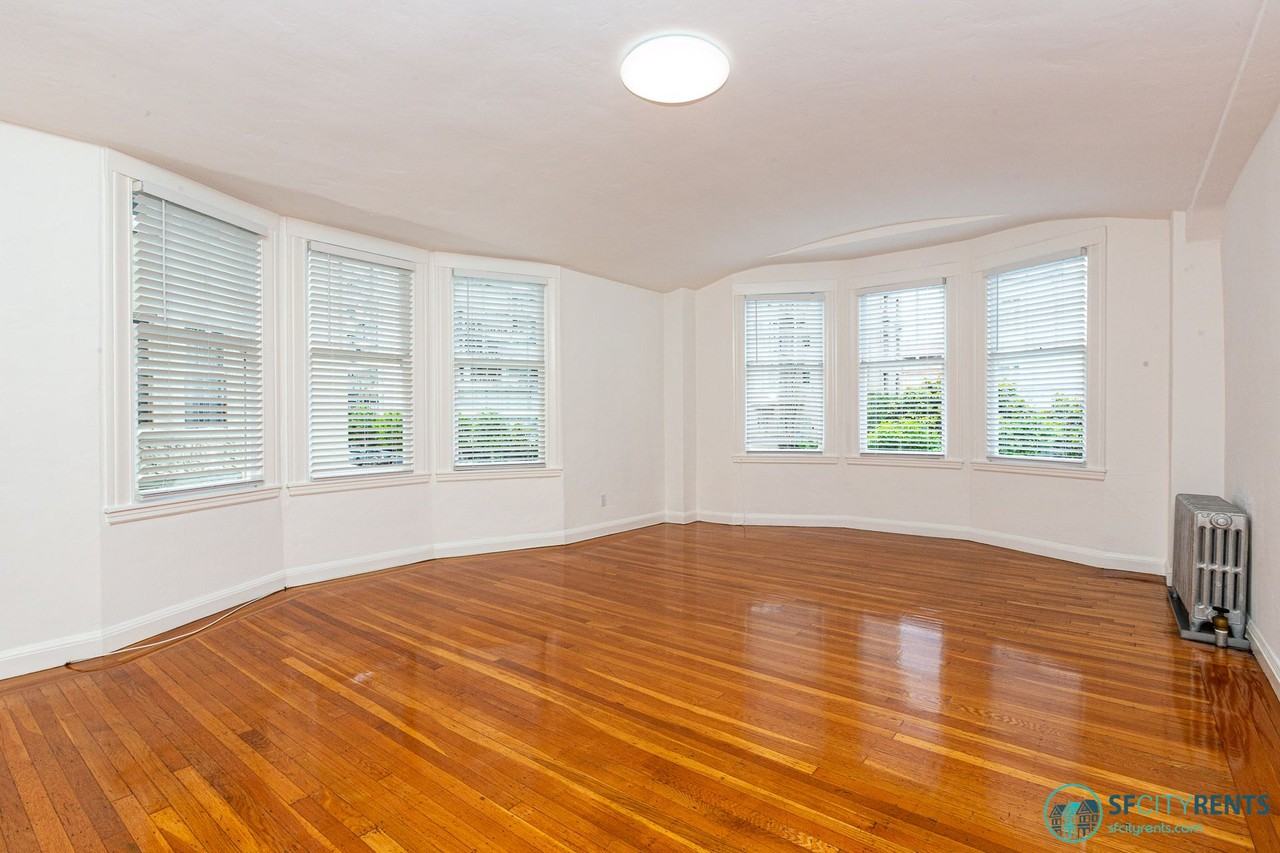 1945 Broadway #102 - Photo 4 of 22
