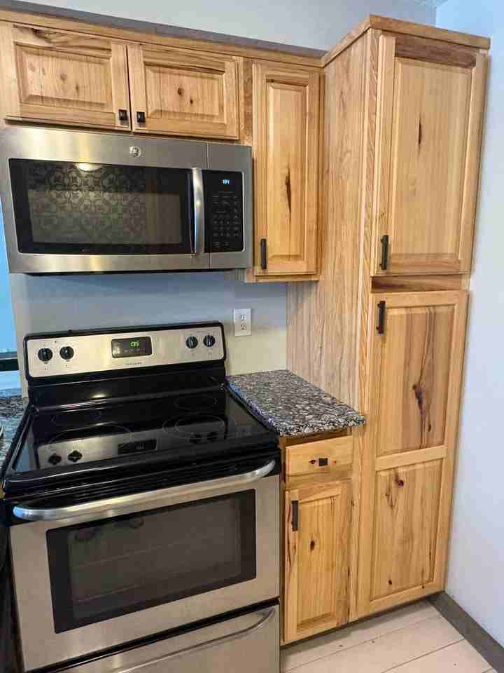 2109 S Illinois Ave - Photo 3 of 22