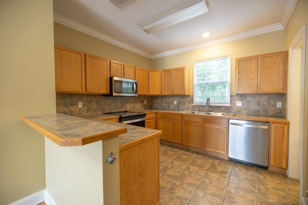 1500 Brightside Dr - Photo 3 of 21