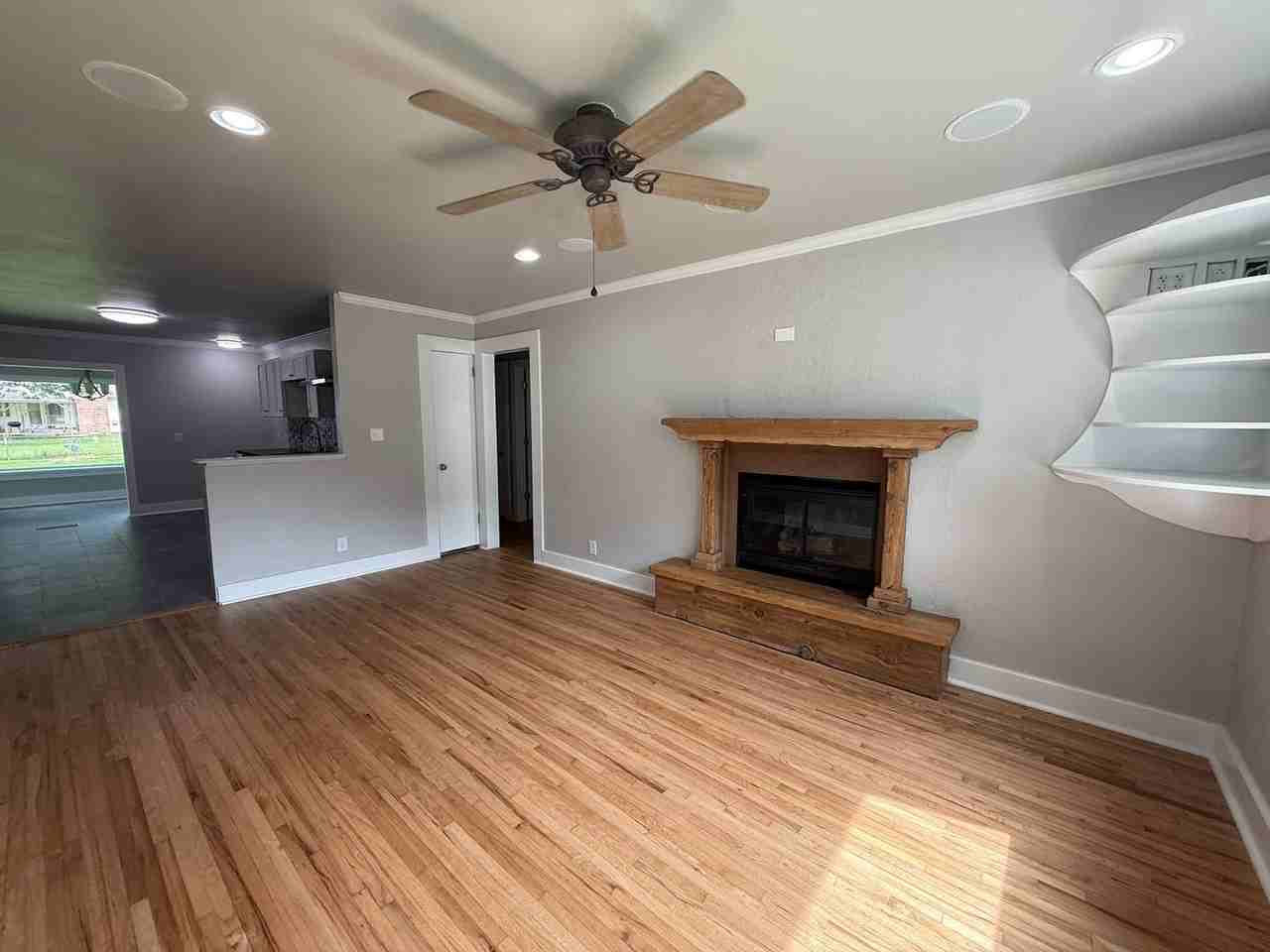 301 N 10th St - Photo 3 of 26