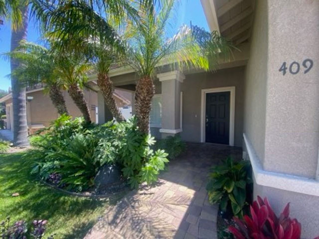 409 Lexington Cir - Photo 2 of 20