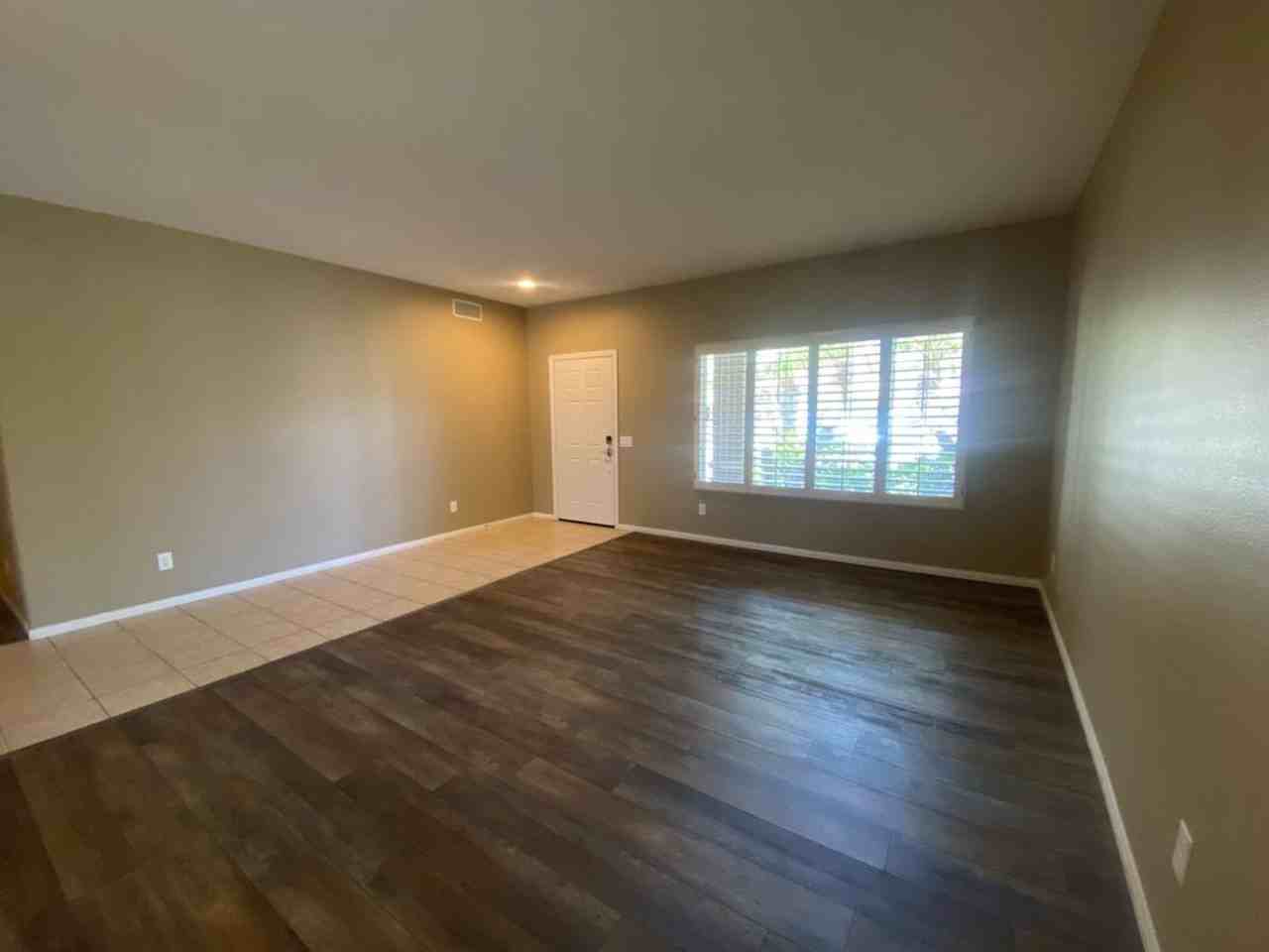 409 Lexington Cir - Photo 4 of 20