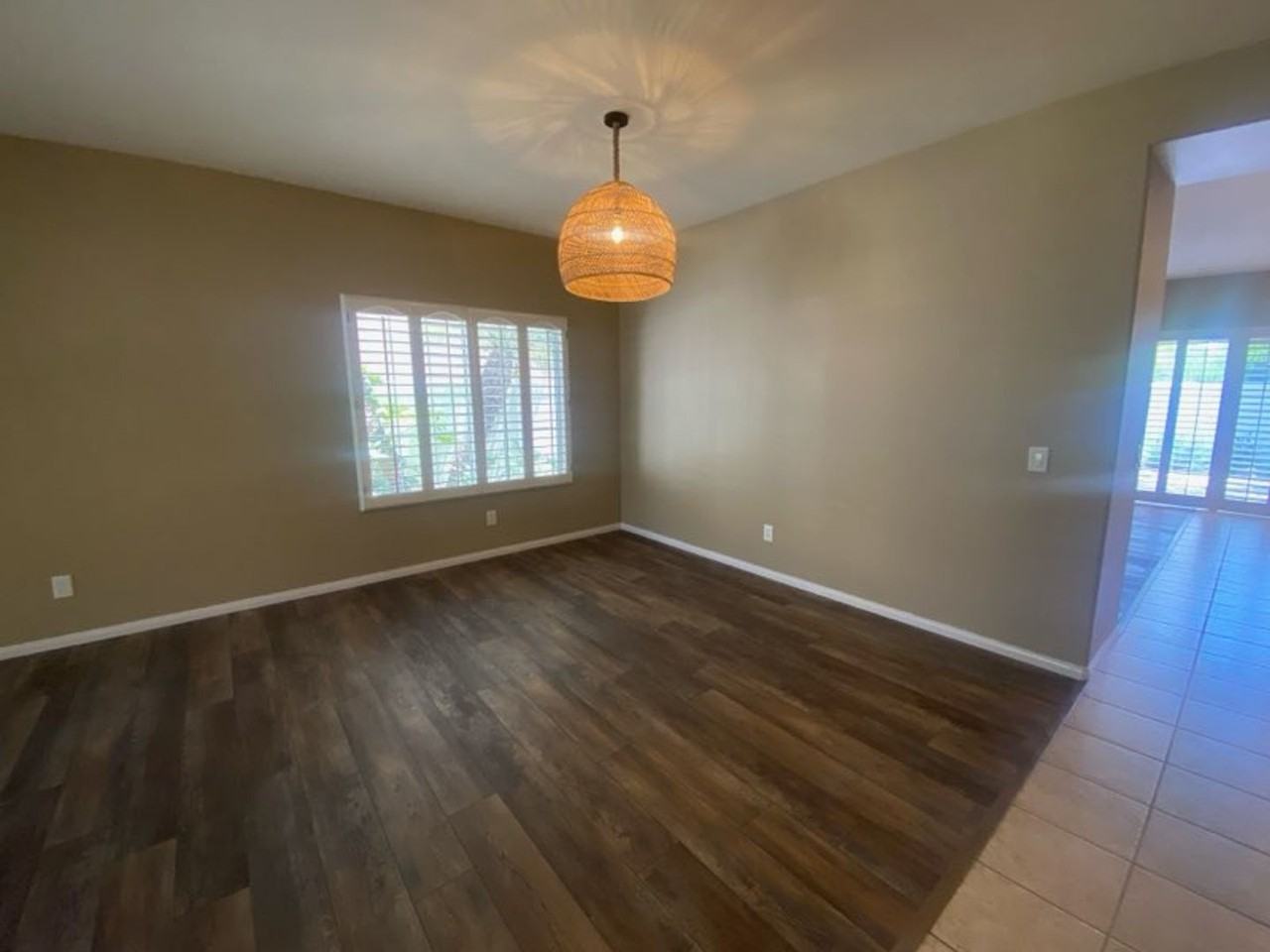 409 Lexington Cir - Photo 5 of 20