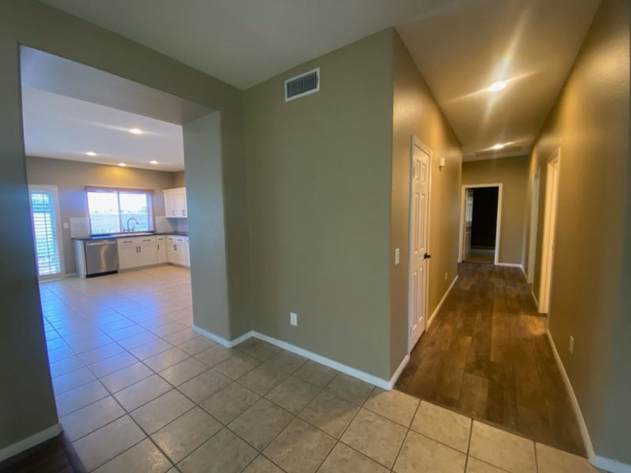 409 Lexington Cir - Photo 6 of 20
