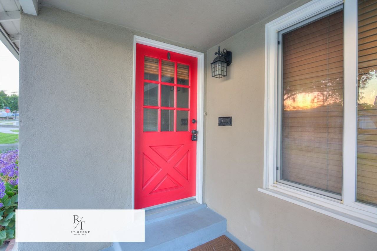 1112 Riedel Ave - Photo 3 of 33