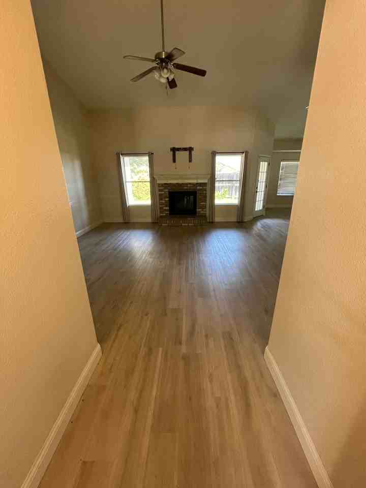 6237 W Damsen Ct - Photo 4 of 34