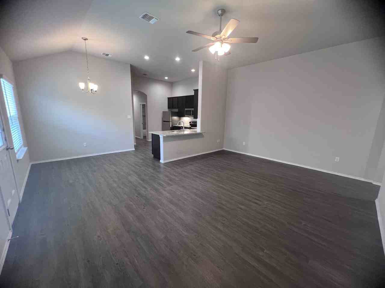 636-638 636-638 Heathers Way - 636 Heathers Way - Photo 4 of 20