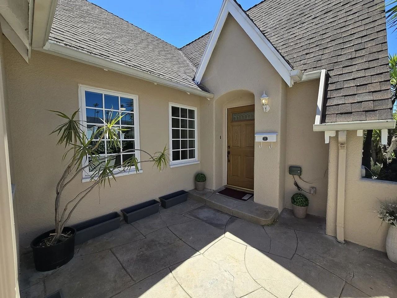 670 Arden Ave - Photo 5 of 32