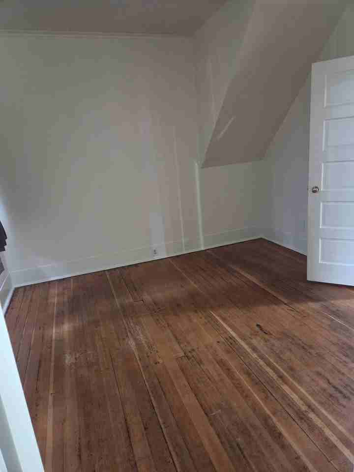 203 E Market Ave - Photo 6 of 22