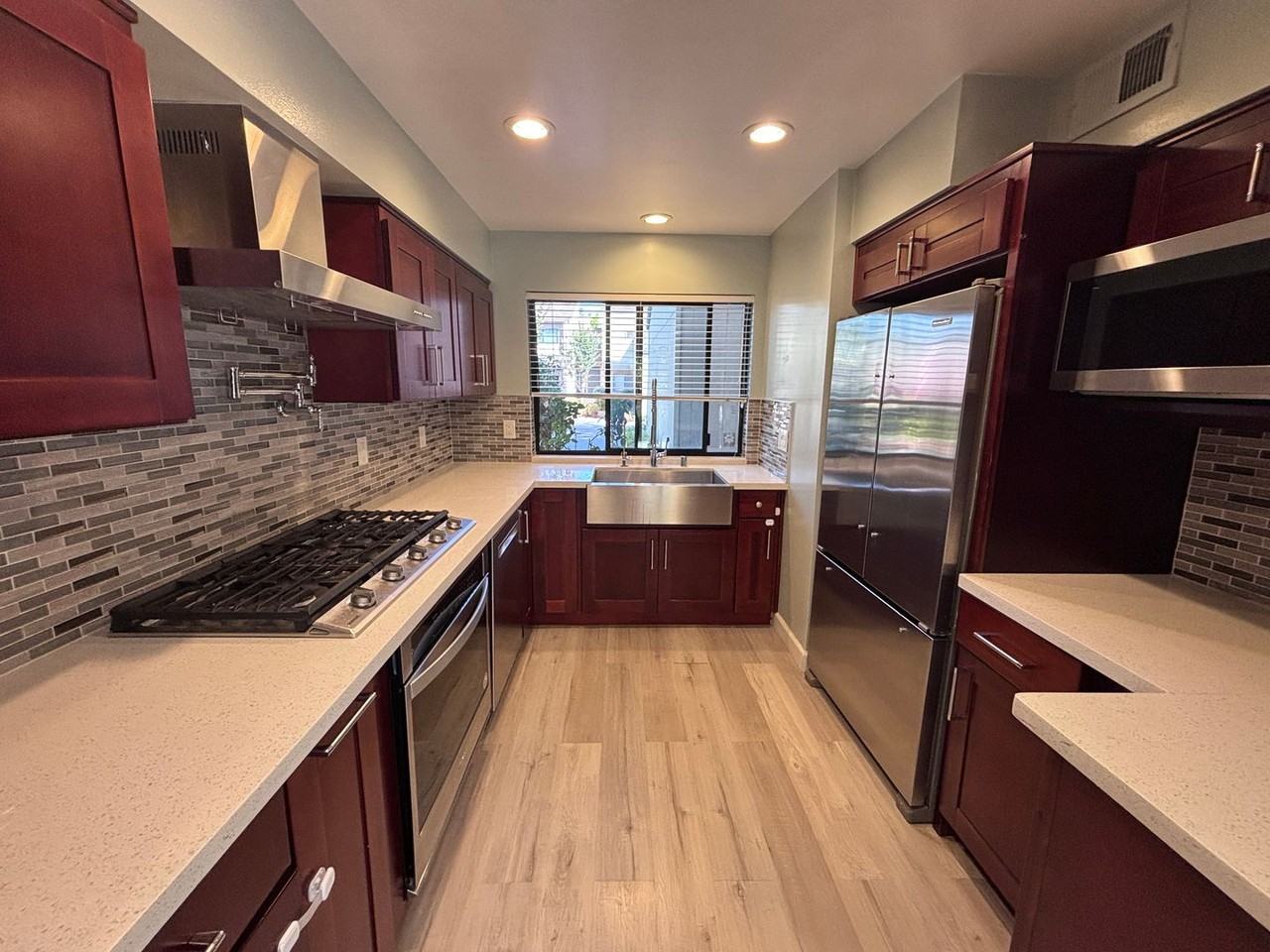 6604 Old Mill Ct - Photo 3 of 23