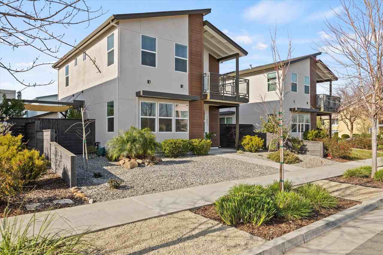 1802 Notre Dame Blvd - Photo 3 of 42